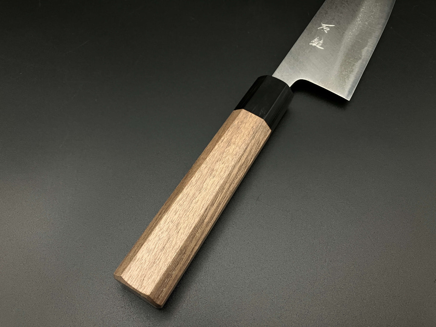 Carbon Santoku 165㎜ Damascus Octagonal angle walnut