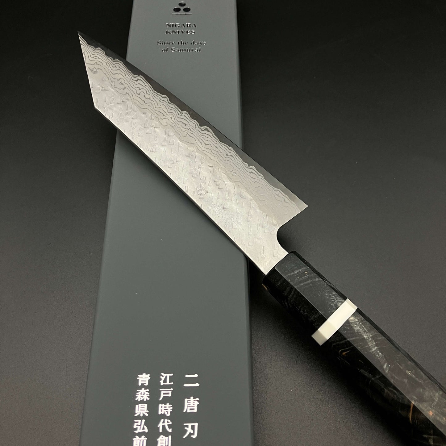 Bunka 180㎜ VG10 Damascus 17 layer