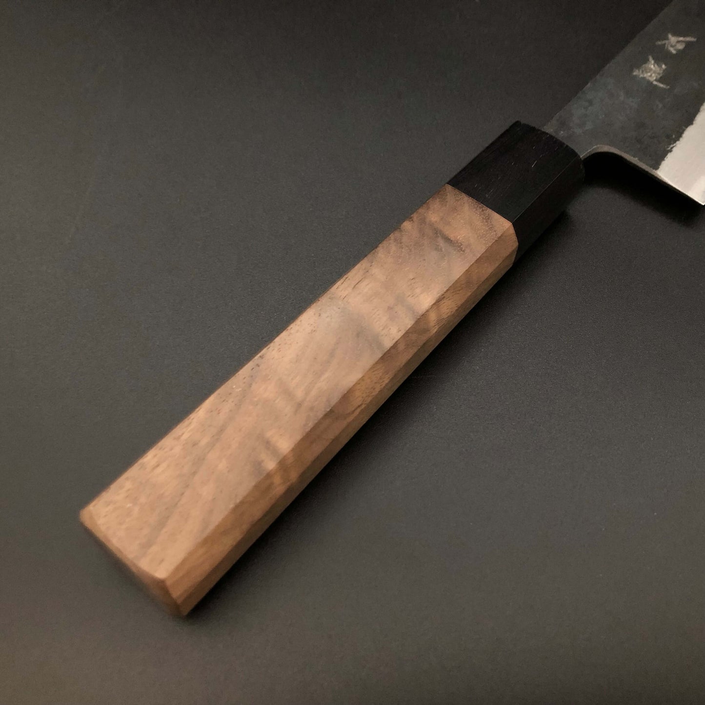 Carbon Santoku 165㎜ Damascus Octagonal angle walnut