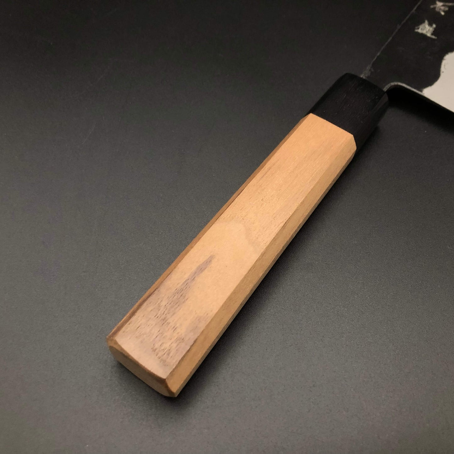Kurouchi Carbon Gyuto 210㎜ Octagonal angle walnut
