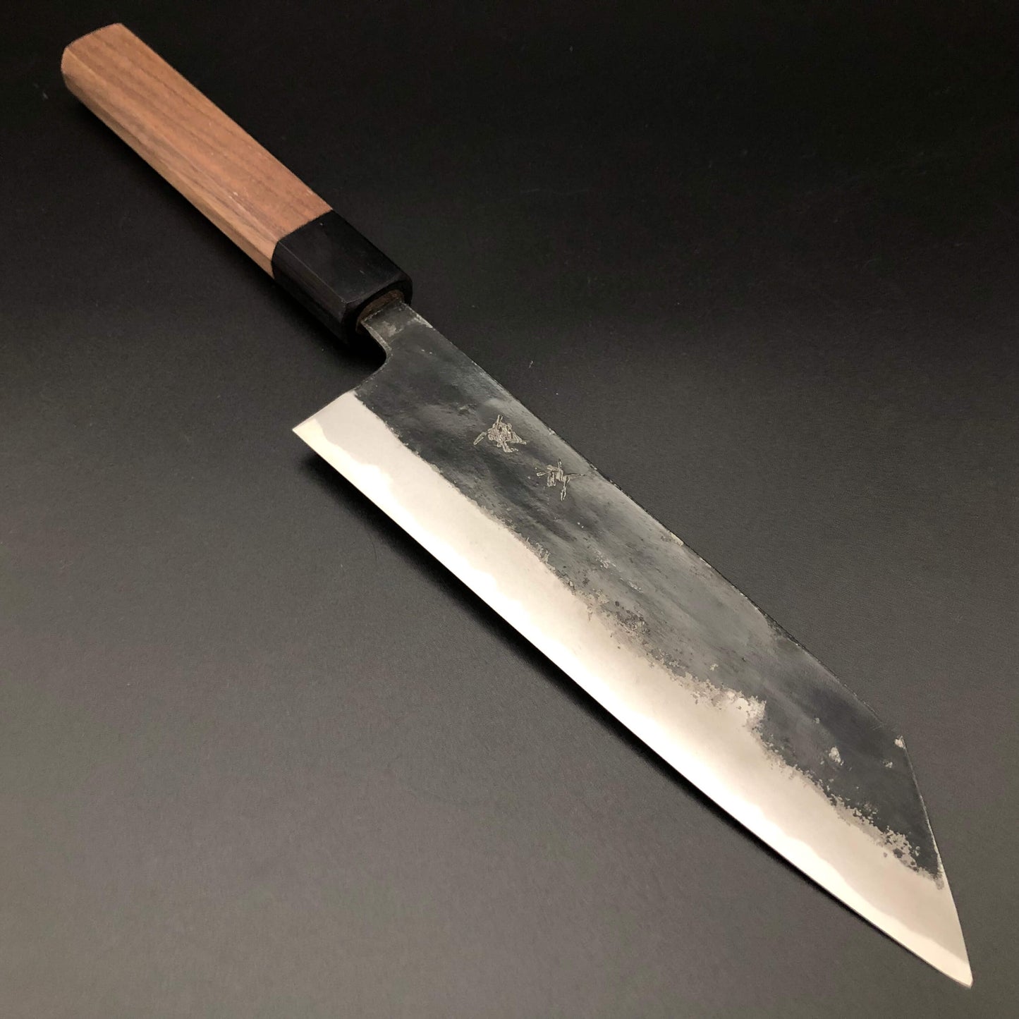 Kurouchi Carbon Kiritsuke 180㎜ Octagonal angle walnut