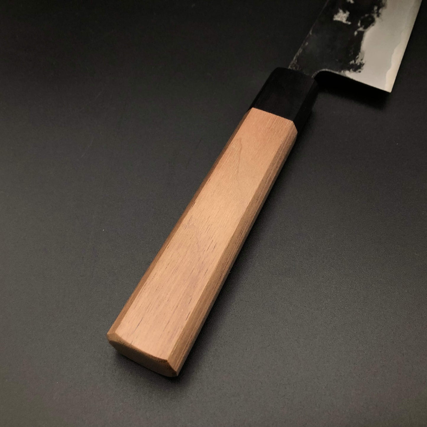 Kurouchi Carbon Kiritsuke 210㎜ Octagonal angle walnut