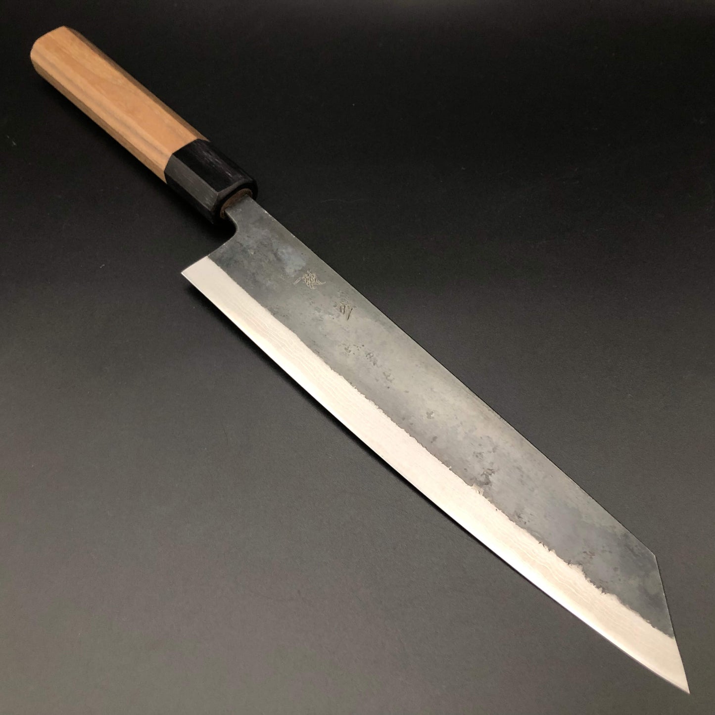 Kurouchi Carbon Kiritsuke 240㎜ Damascus Octagonal angle walnut