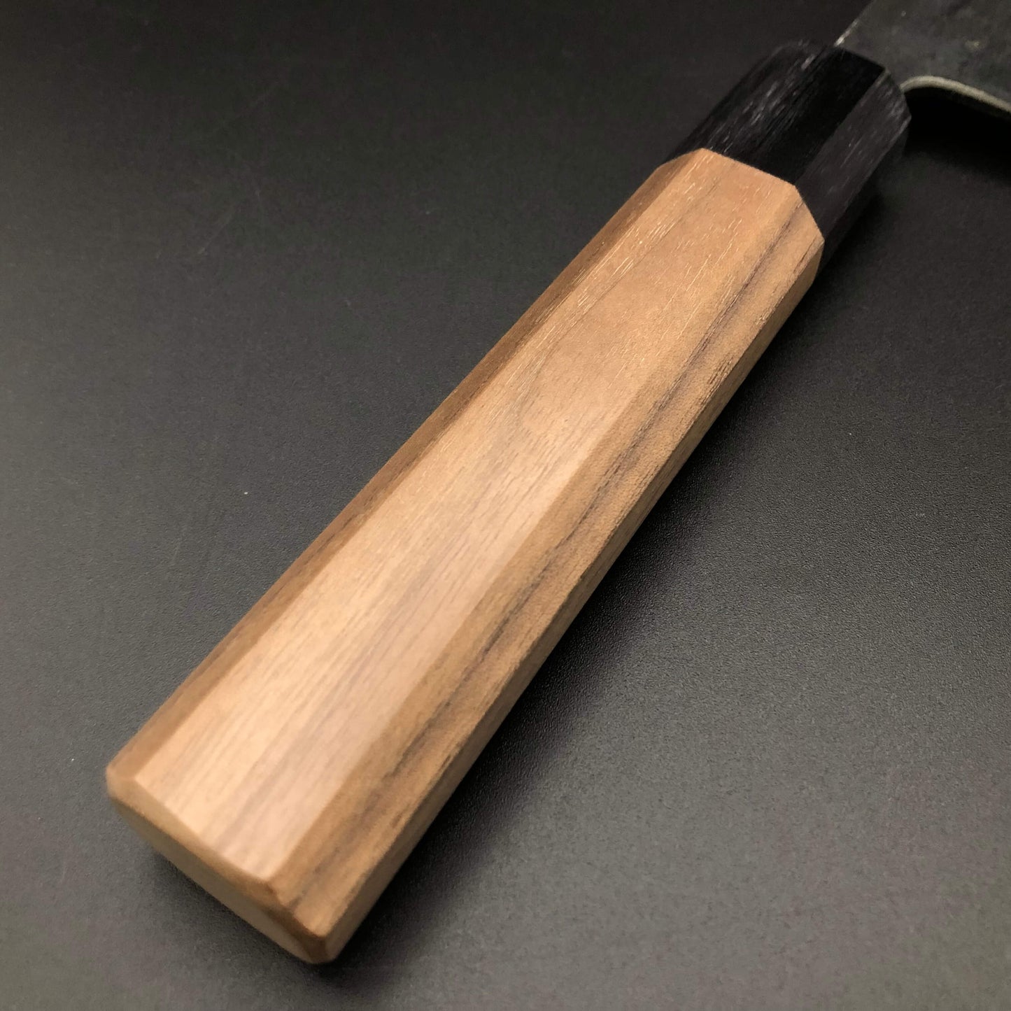 Kurouchi Carbon Kiritsuke 240㎜ Damascus Octagonal angle walnut