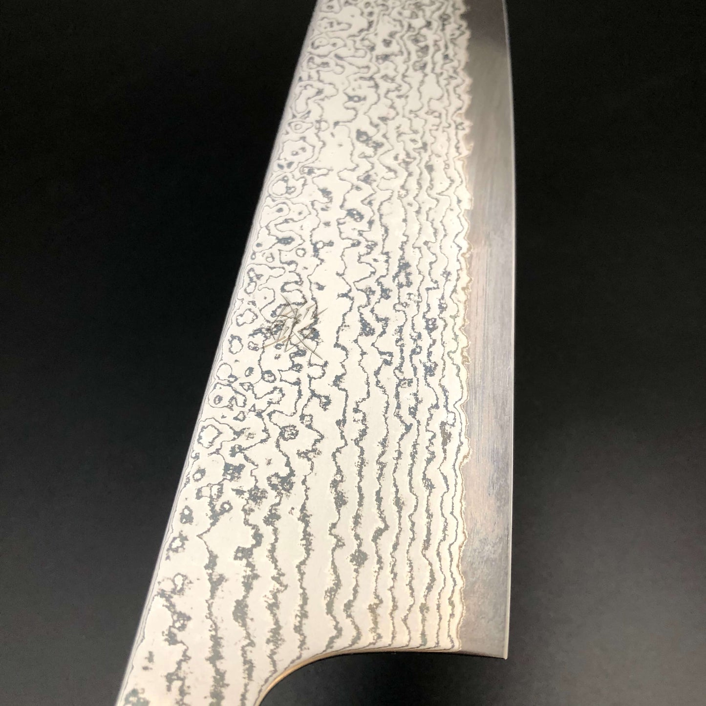 Stainless‐clad Santoku 180㎜ VG10 Steel Damascus 69 layer Rosewood Handle